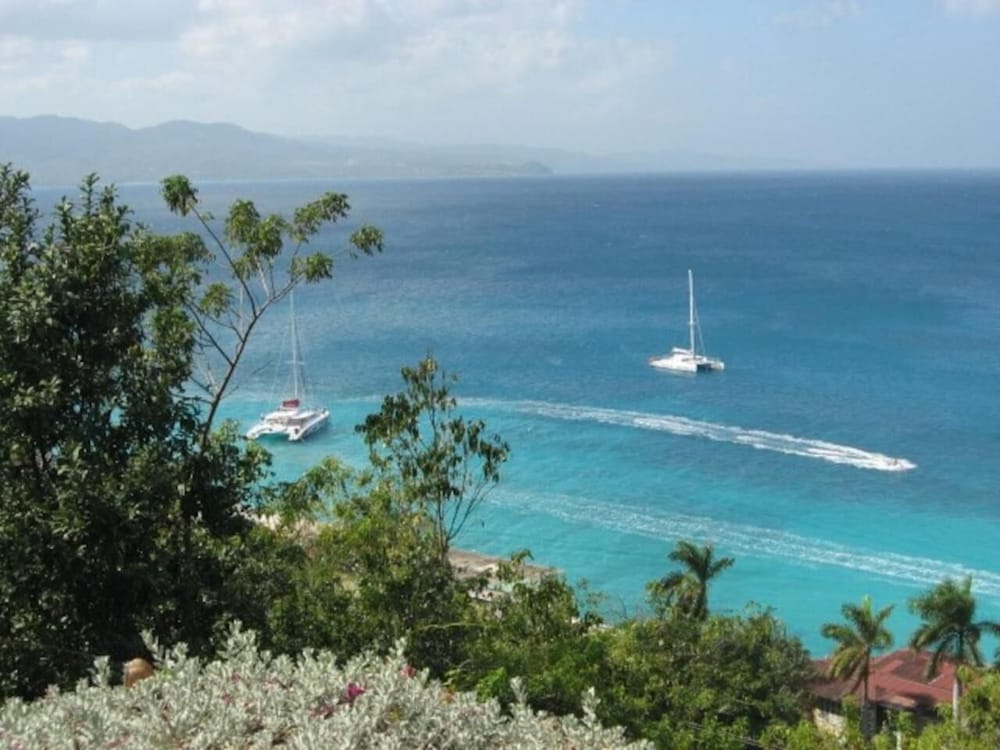 Court Manor At Montego Bay Club