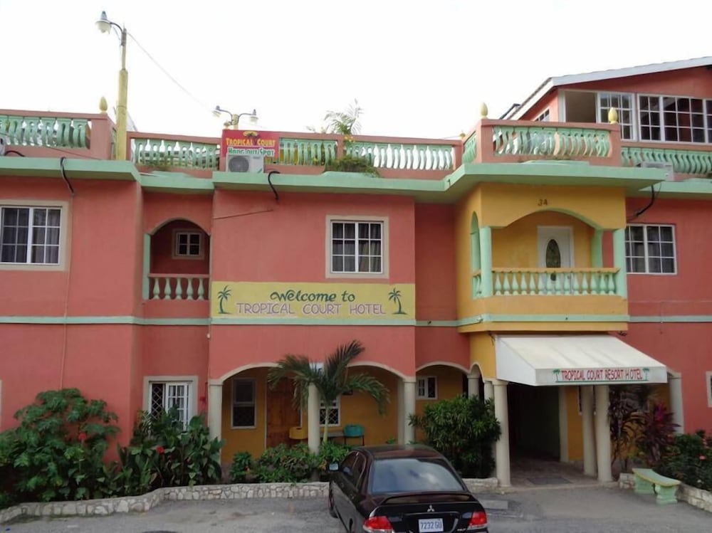 Hotel Tropical Court Hotel