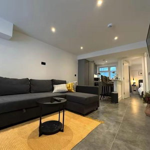 Hotel Two Bedroom House In Kilburn cazare Kilburn