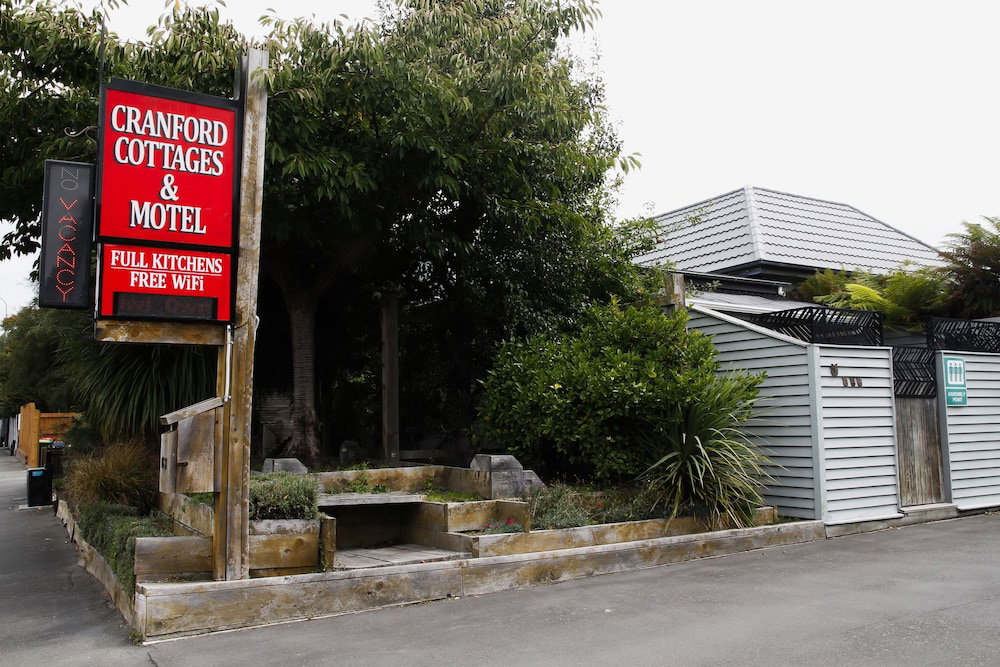 Hotel Cranford Cottages And Motel