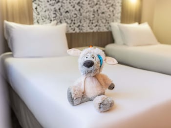 Hotel Ibis Styles Lyon Gorge De Loup Saphir