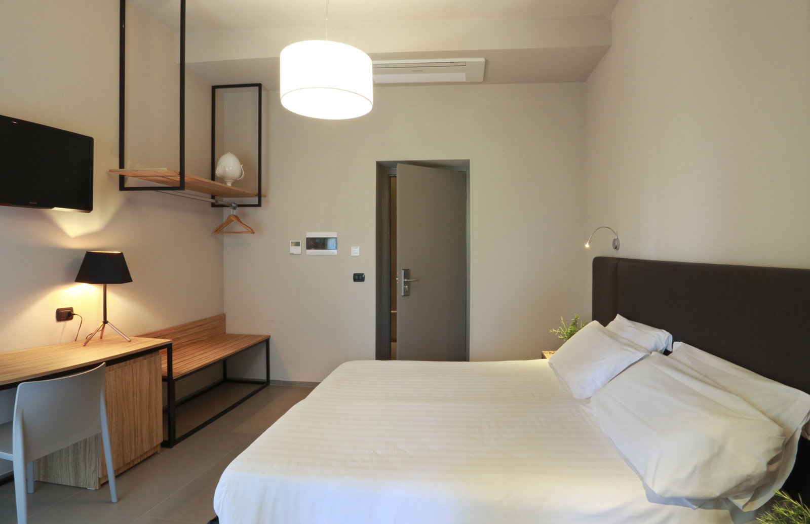 Aloisi Hotel