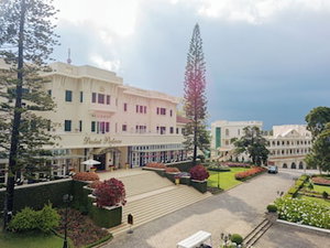 Hotel Dalat Palace cazare Da Lat