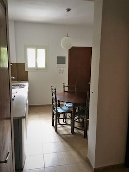 Captains Studios And Apartments
