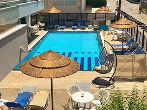 Hotel Caravel Hotel Apartments cazare Ixia