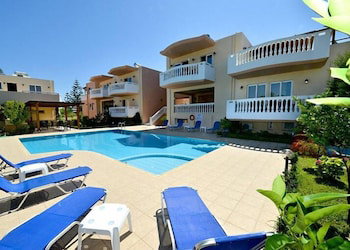 Hotel Golden Rose Suites