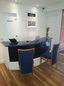 D Luxe Hotel