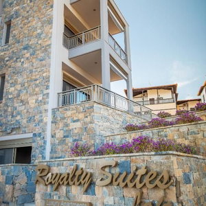 Hotel Royalty Suites Loft Halkidiki cazare Nikiti
