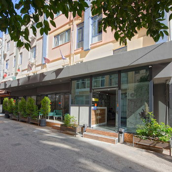 Hotel Gvar Apart & Otel