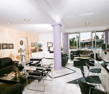 Nireas Hotel
