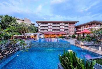 Hotel Peach Blossom Resort And Pool Villa