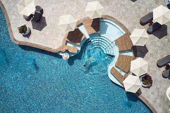 Hotel The Royal Blue A Luxury Beach Resort