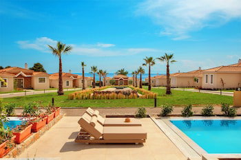Hotel Ajul Luxury Hotel & Spa Resort