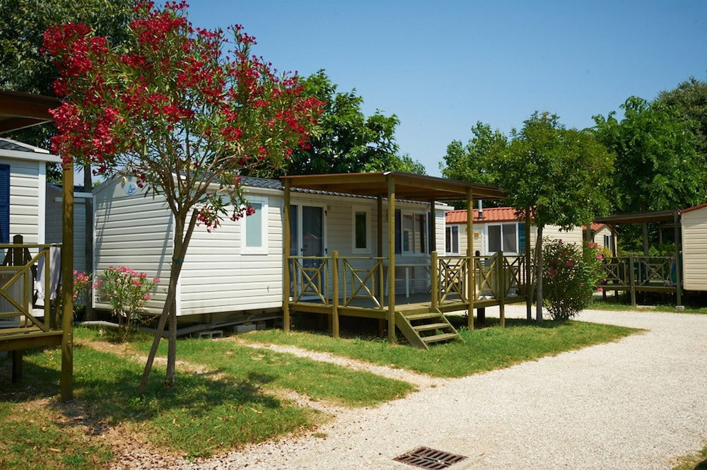 Hotel Camping Baia Verde