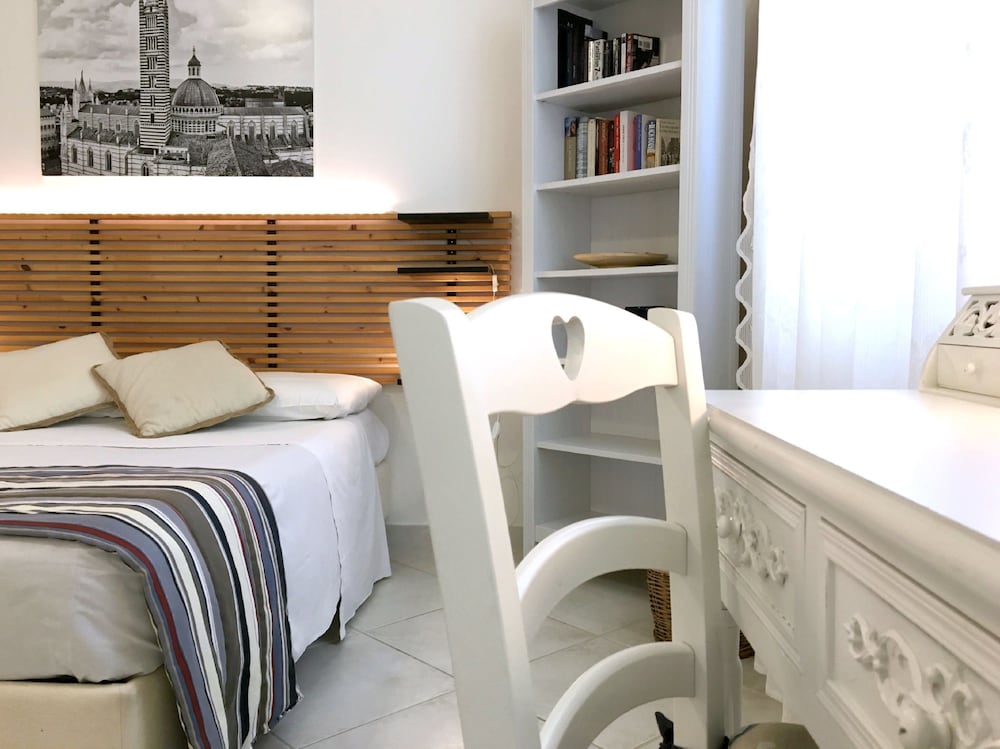 Hotel La Coroncina Lodging