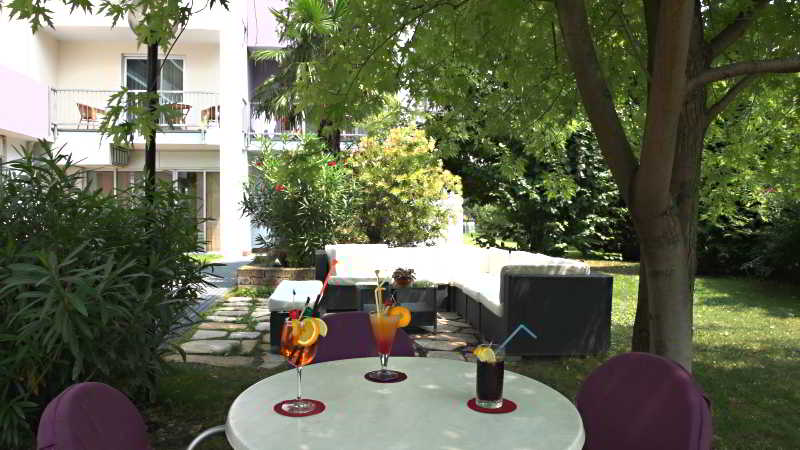 Hotel Ambassador Suite Hotel