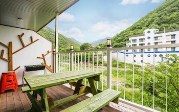 Hotel Yangsan Doyeon Valley Pension
