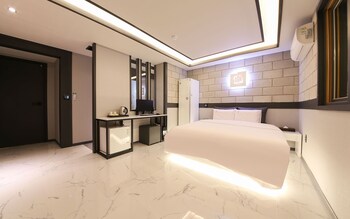 Hotel Gwangju Sinan Yeogiseo Jaja