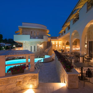 Sejur Neikos Mediterraneo Luxury Suites vacanta Kassandra - Hanioti