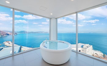 Hotel Geoje Island House Pension