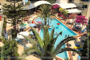 Hotel Ibiscos Garden cazare Adelianos Kampos