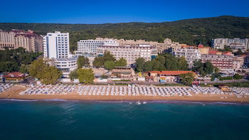 Hotel Vemara Beach