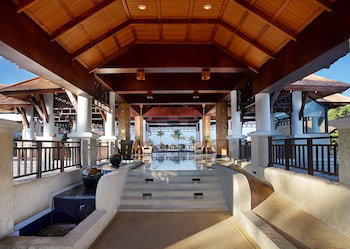 Rawi Warin Resort And Spa (Sha)
