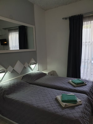 Hotel Porto Castello cazare Santorini