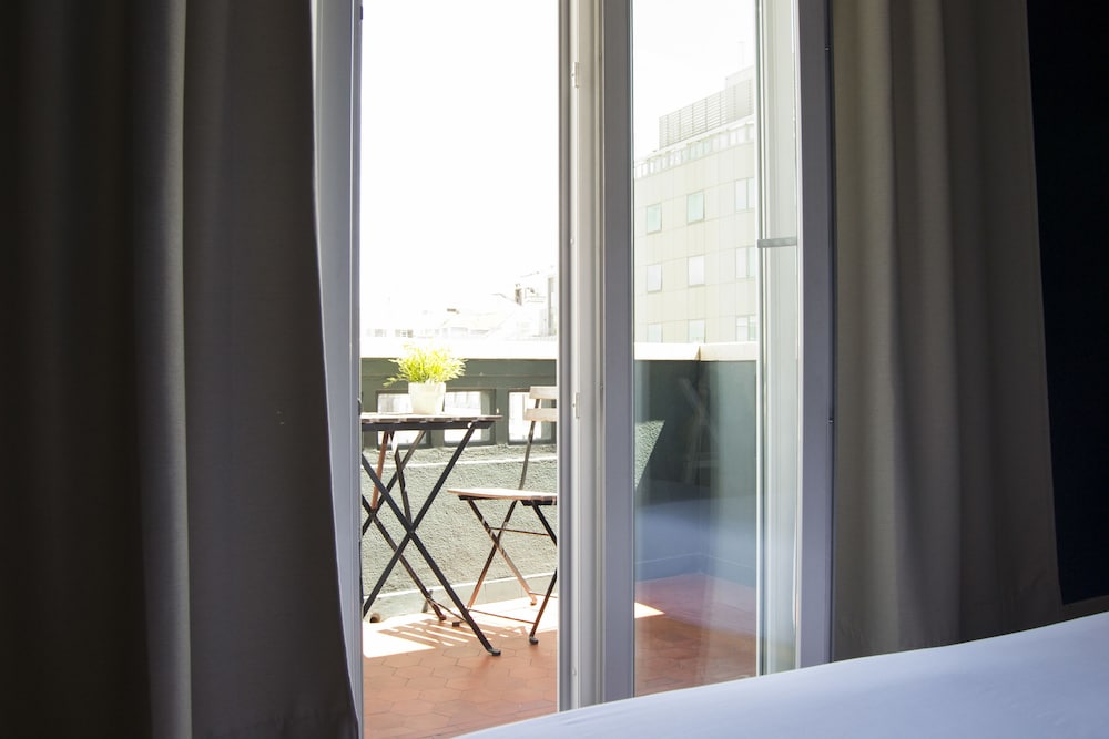 Avenue Hostel & Suites