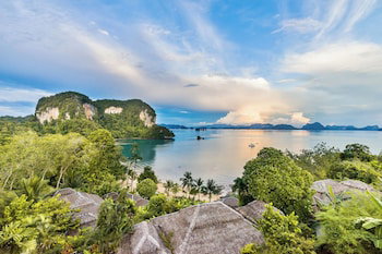 Hotel Paradise Boutique Beach Resort And Spa (Sha)