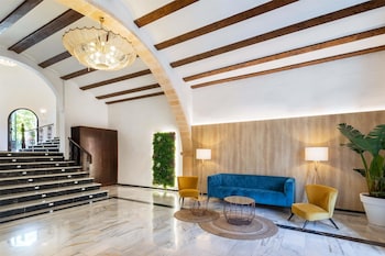 Apartamentos Pueblo Acantilado Suites
