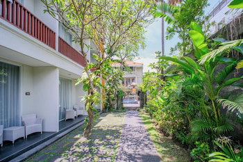 Hotel Transera Kamini Legian Hotel