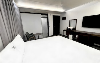 Hotel Jinju Hotel The V
