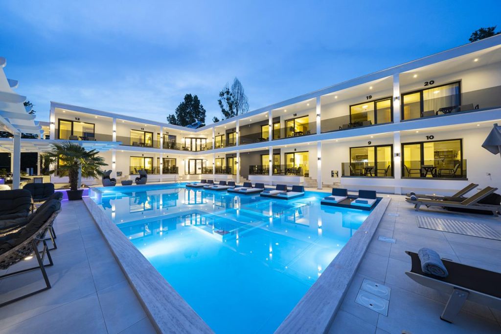 Hotel Avaton Luxury Resort And Spa