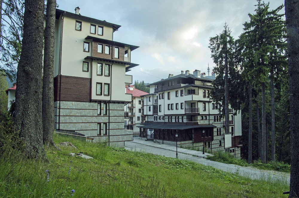 Green Life Family Apartments Pamprorovo