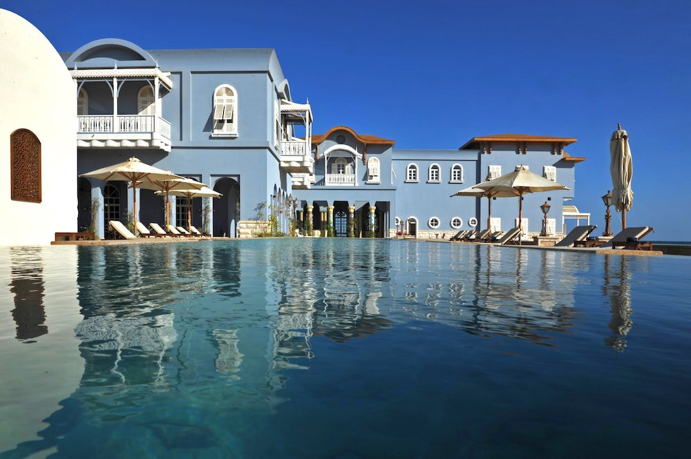 Hotel La Maison Bleue