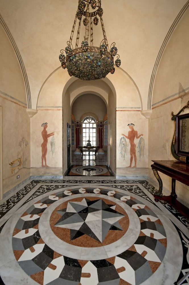 La Maison Bleue