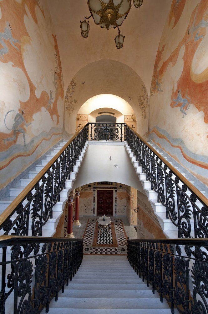 La Maison Bleue