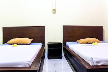 Budhi Beach Inn