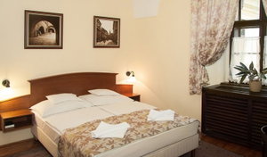 Hotel Klastrom cazare Gyor