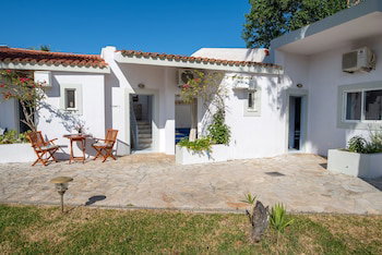 Hotel Costa Avithos