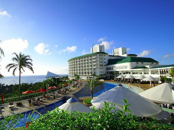 Hotel Okinawa Kariyushi Beach Resort Ocean Spa