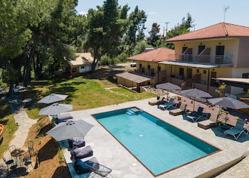 Hotel Pefkon Suites