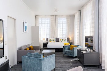Hotel Quest