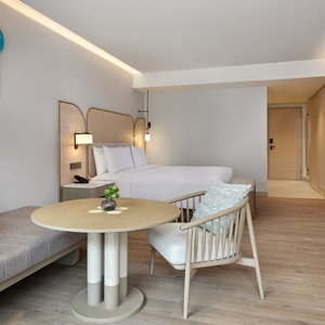 Sejur Veranda Resort Phuket, Autograph Collection vacanta Wichit