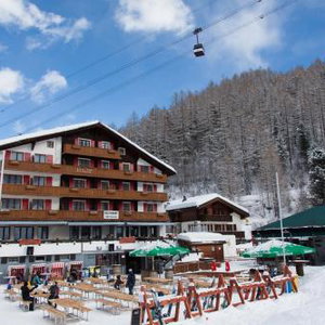 Hotel The Larix Ski-In Ski-Out cazare Saas-Fee