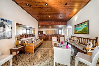 Hotel Harmony Hotel And Studio