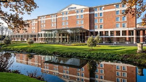 Hotel Hilton London Heathrow Airport Terminal 5 cazare Cranford