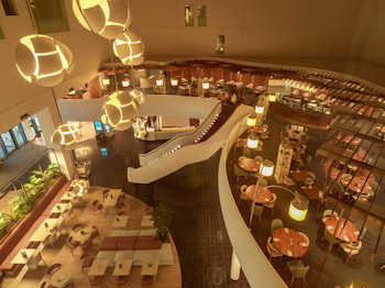 Hilton London Heathrow Airport Terminal 5