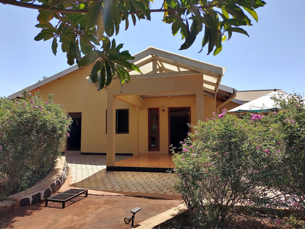 Hotel Tanzanice Farm Lodge